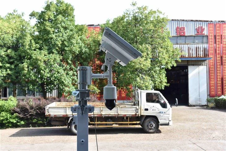 Solar-powered Thermal Camera Strobe Light